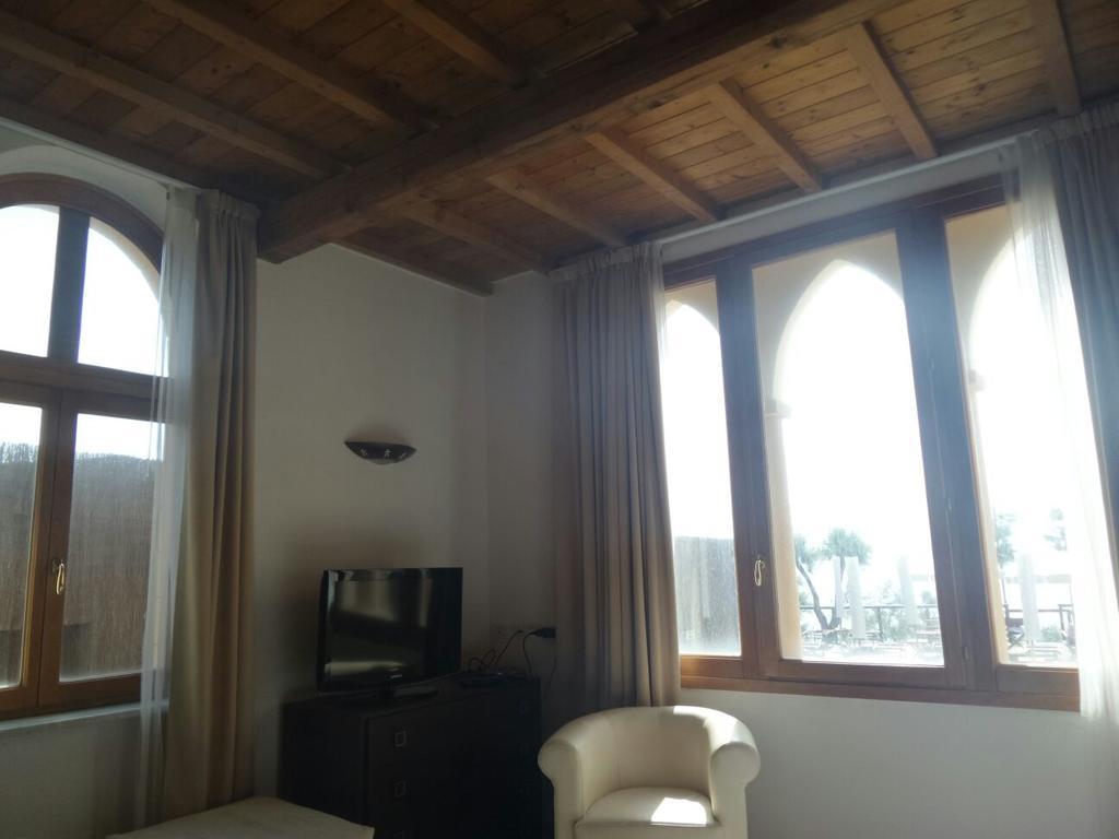 Aparthotel Cala Dei Mori à Livourne Extérieur photo